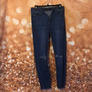 Slit knee ankle jeans